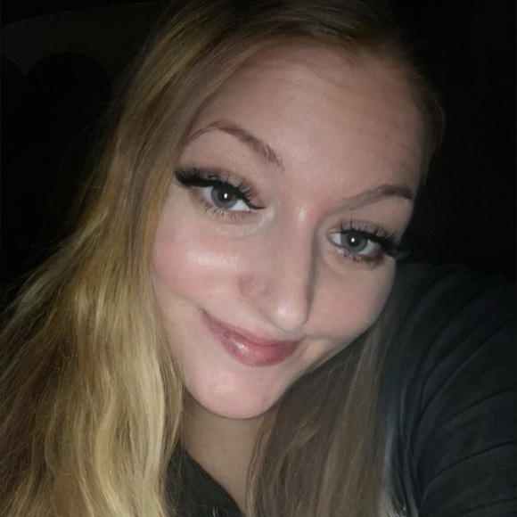 Checkout my Closet and help me Support my daughter! Single mom here! - Picture 8 of 16